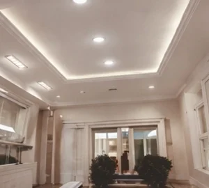 Plafonske obloge od stiropora u luksuznom enterijeru